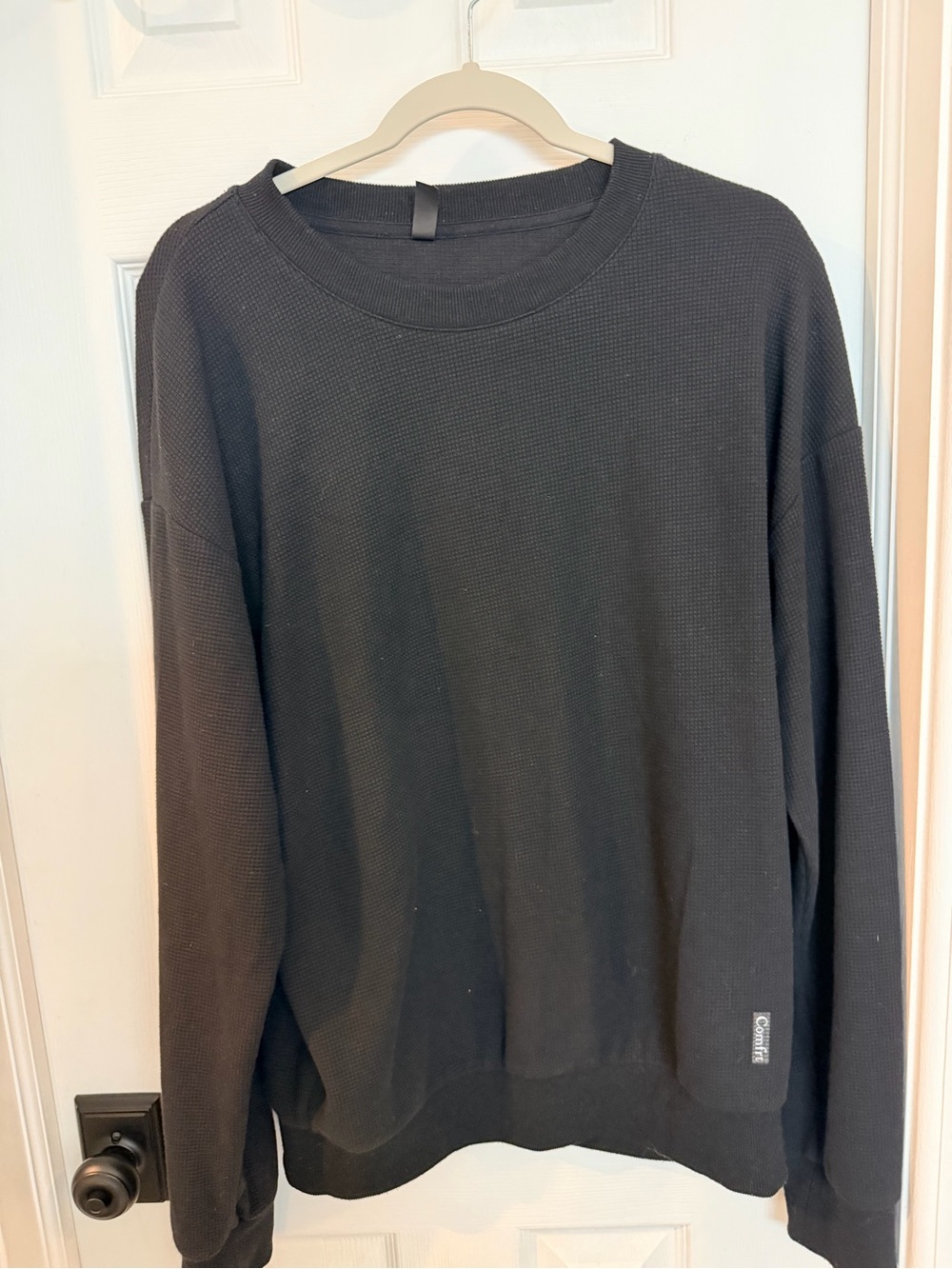 Comfrt Black Waffle Knit Crewneck Sweatshirt – Size Large
